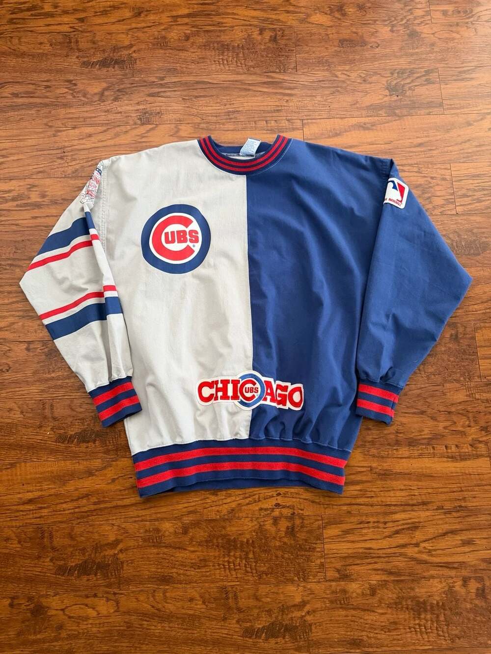 Vintage 90s Champion Chicago Cubs MLB Two-Tone Crewneck Sweatshirt